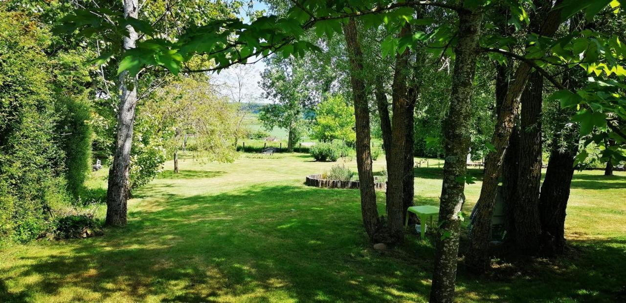 Le Charbonnet Bed & Breakfast Anzy-le-Duc Екстериор снимка